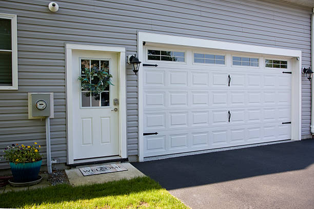 24/7 Emergency Garage Door Panel Replacement experts in Hays County County, TX